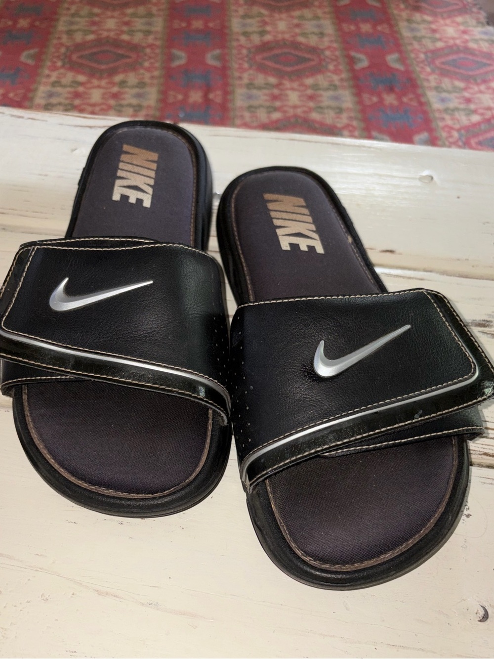Nike Men’s Comfort Black and Silver Slide Sandals - Picture 2 of 6